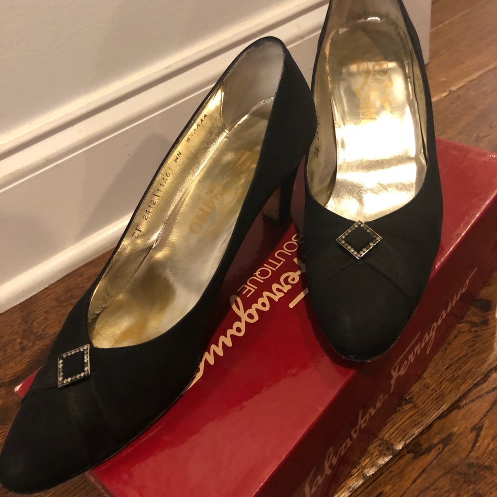 8.5 AAAA Salvatore Ferragamo Heels